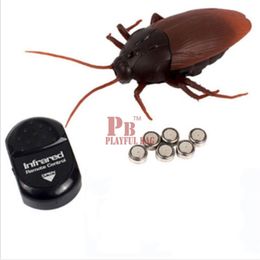 pb playful bag Funny Simulation Infrared RC Remote Control Scary Creepy Insect Cockroach Toys Halloween Electronic pets gift 201212