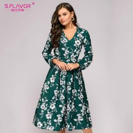 S. Flavour green printing women vintage dress elegant V-neck sexy retro midi vestidos Autumn Winter A-Line dress 201027