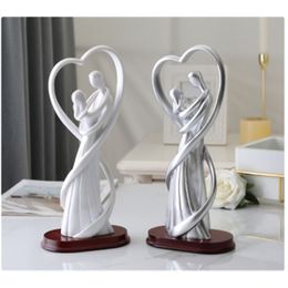 Wedding Gifts European Resin Couple Sculpture Statue Ornaments wood Crafts Home Decoration Creative Lover Figurines Miniatures T200710