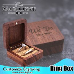 -Holz Ring Inhaber Holzkiste Rustikale benutzerdefinierte Verlobung Ehering Ring Box Kissen Gravierte Name Quadrat Geschenk Hölzerne Schmuckschatulle