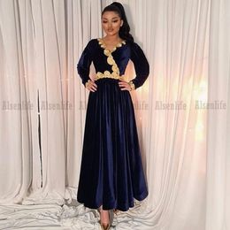 Middle East Arabic Dubai Prom Dresses A Line Long Sleeves V Neck Velvet Gold Applique Kosovo Albanian Caftan Evening Gowns