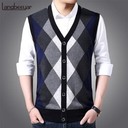 6% Wool Fashion Sleeveless Sweater Men Pullovers Cardigan Jumpers Knitwear Vest Winter V Neck Slim Fit Casual Clothing Male LJ200916