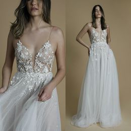 2021 New Wedding Dresses Sexy Spaghetti Straps Lace Appliques Bridal Gowns Custom Made Open Back Sweep Train A-Line Wedding Dress