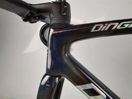 High quality carbon road bicycle frame internal cable routing compatible mechanical group 700C carbon bike frameset