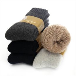 -2020 Nova Inverno Engrossar Meias De Lã Masculina Cashmere Meias Para Homens Color Sólido Toalha Casual 5 Pares / Lote