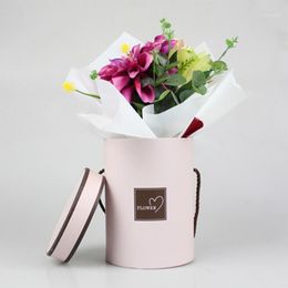 Gift Wrap Handhold Round Flower Paper Boxes With Lid Hug Bucket Packaging Box Candy Bar Party Wedding Supply1