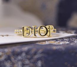 -2021 Modedesigner Gold Letter Band Rings Bague für Lieben Frauen Party Hochzeitsliebhaber Geschenkvergütung Schmuck mit Schachtel