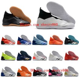 mens laceless soccer cleats