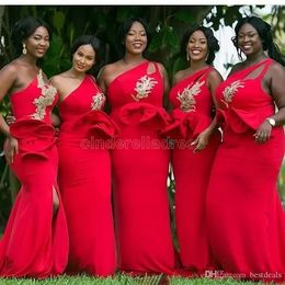 2022 Simple Red One Shoulder Mermaid African Bridesmaid Dresses Ruffles Waist Appliques Beaded Gold Bridesmaid Dress Plus Size Wedding Guest Gown BC10853