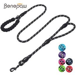 Benepaw Heavy Duty Dog Leash For Medium Large Dogs 2 Soft Padded Handles Comfortable Reflective Pet Leash Training Strong Rope 201104