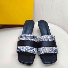 New slides Slippers Bedroom Luxury Brands Indoor Flip Flops House Slippers Slide