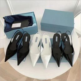 Modelli originali P Designer di lusso Sandali a punta di marca Ultime donne di moda in vera pelle Bocca superficiale Tacchi alti Sandalo Scarpe eleganti V1W3 #