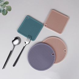 Fashion Square Table Mat Non-Slip Pad Silicone Placemat Heat Protection Casserole Soup Pot Hole Hanging LLA332