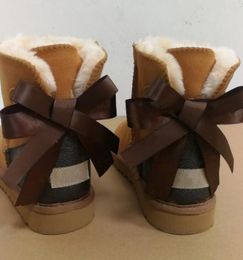 Designer clássico mulheres botas de neve de moda vaca top top split split em conjunto assinado genuíno couro boots de tornozelo marrom sapatos de flor preto bota