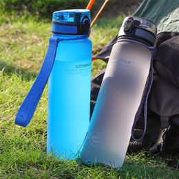 500/1000ml Sports Water Bottle BPA Free Protein Shaker Portable LeakProof Travel Camp Hiking Ecofriendly Plastic My Drink Bottle 201221