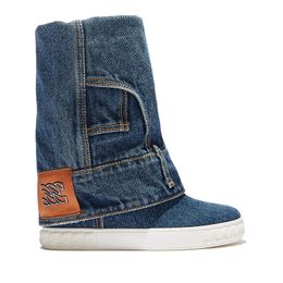 Designer-Damenstiefel aus blauem Denim mit Taschen, römischer Innenkeil, höhenvergrößernder Cowboy-Mittelstiefel, Felgenketten, Gummisohle, Slip-On-Booties