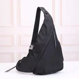 Luxury Shoulder Bags Canvas chest bag Large capacity backpack Fanny pack for men Unisex Casual travel bag Lady Designer Satchel leather parachute fabric Plain