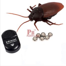 pb playful bag Funny Simulation Infrared RC Remote Control Scary Creepy Insect Cockroach Toys Halloween Electronic pets gift LJ201105