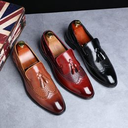 Newest Men Tassel Loafers Italian Dress Shoes Casual Loafer for Men Slip-on Wedding Party Shoes Male Designer Leather Shoes