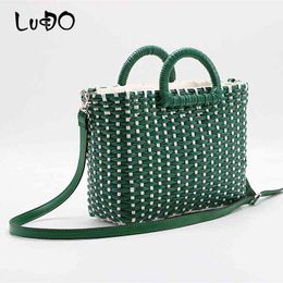 Shopping Bags Rattan Shoulder bag Hand-woven straw green white Colour matching beach Women Crossbody Travel Bag 220301