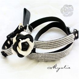 Free Shipping Dog Collar Leashes Set Black White Camellia Bling Bling Imitation Diamonds Pet Necklace Accessories French Pull LJ201109