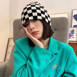 Black White Checkerboard Plaid Pile Female Korean Version of Autumn and Winter Wild Fashion Bag Hat Retro Hip-hop Beanie