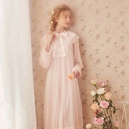 Lace Robe Women Summer Long Gowns Sexy Bathrobe Bride Morning Gowns Long Sleeve Robe Set Elegant goddess Sleepwear Gown 2 pcs LJ200822