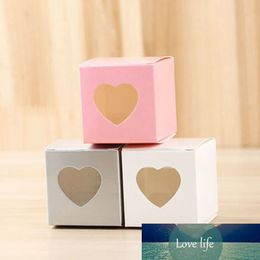 -Paquete de 5 * 5 * 5 cm de 12 blancos / rosa / marrón / gris Cajas de pastel de papel de la ventana del corazón Top Magdalena Muffin Box contiene la caja de cocinero de una sola pastel