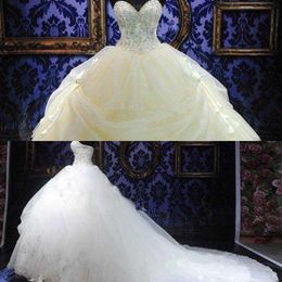 A Line Vintage Wedding Dresses Ball Gown Sweetheart Embroidery Lace Crystal Pearls Long Wedding Dress Chapel Train Bow Formal Bridal Gowns