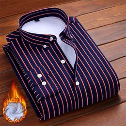 Aoliwen men Winter shirt keep warm striped men's long sleeve shirts Wool lining Flannel casual shirt soft high quality 220222