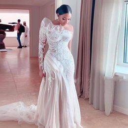 African Women One Shoulder Mermaid Wedding Dresses With Pleats Lace Appliques Long Sleeves Plus Size Bridal Gowns SIMPLE Formal Ve187S