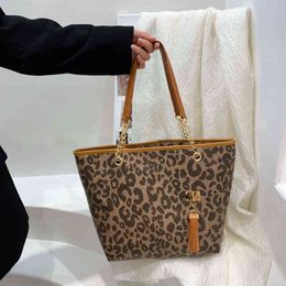 Shopping Bags Ladies Fashion Tote Handbag Large Capacity Leopard Print Retro Shoulder Travel for Women 220309