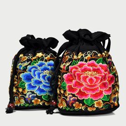 2020 Borse a secchiello piccole con coulisse Borsa a tracolla con ricamo double face Boho Thai Borsa a tracolla con coulisse ricamata