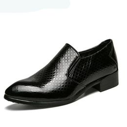 British style Men Classic Business Man Dress Shoes Fashion Korea Pointed Toe Formal Wedding Shoes Men flats shoes 2020 New