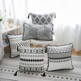 Simple Sofa Decorative Cushion Cover White Black Rectangle Pillow Cover Soft Boho Geometric Pom Pom Ball Fringe Pillow Case 201123