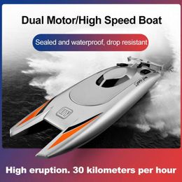 RC Boats Radio Remote Control Boat 30km Per Hour High Speed Rowing Dual Motor Yacht Kids Competition Boat Water Toy Xmas Gift 201204