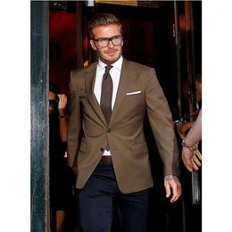 -Ternos masculinos Blazers Camel David Beckham Terno feito Personalizado Homem excepcional homem smoking groomsman casamento casamento (jaqueta + calça) 1