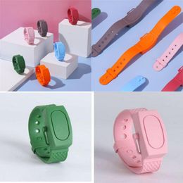 Hand Sanitizer Watches Wristbands Squeeze Liquid Soap Dispenser Personality Fashion Party Favour Gifts Fall Resistant Polychromatic 6wh G2
