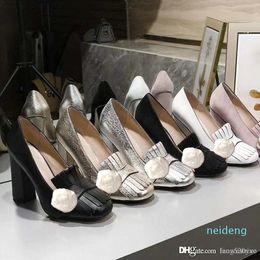 Classico disegno di scarpe da scarpa con tacco alto tacco alto talloni alti 10 cm al 100% in metallo rotondo a testa toppa bottoni piccole donne scarpe da donna 2022 2022
