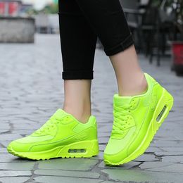 Fashion Neon Green Sneakers Man Thick Sole Lace Up Adult Athletic Trainer Cushioning Outdoor Fitness Sport Gym Walking Shoes 210322
