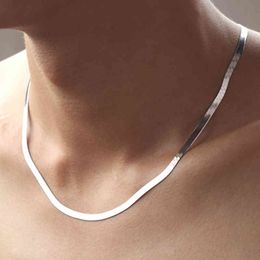925 Sterling Silver Flat Snake Bone Necklace Bright Silver Blade Chain Men's and Women's Clavicle Net Red Minority Design Temperament