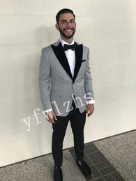 Handsome Two Buttons Groomsmen Peak Lapel Wedding Groom Tuxedos Men Suits Wedding/Prom/Dinner Best Man Blazer(Jacket+Tie+Pants) T232