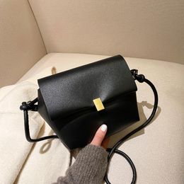 Designer- New Retro Women's Bag Autumn And Winter Fashion One Shoulder Simple Small Package Mobile Phone Bag