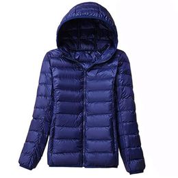 Winter Women Ultra Light Short Coats 90% Duck Down Jackets Hooded Jackets Long Sleeve Warm Slim Coat Parka Female Spring Outwear
