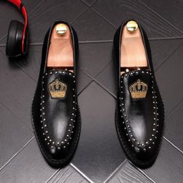 Big Size Men Charming Glitter Embroidery Shoes Crown Flats Dress Gentleman Male Wedding Homecoming Evening Groom Prom Shoes