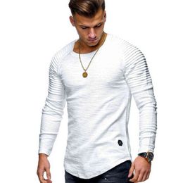 Hot 2021 Solid Colour Sleeve Pleated Patch Detail Long Sleeve T-Shirt Men Spring Casual Tops Pullovers Fashion Slim Basic Tops G1222