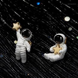 Stud 925Silver Ear Cute Cartoon Hand Picking Stars Astronaut Earrings Women's Fashion Spaceman Jewellery Birthday Gift Party Craft1