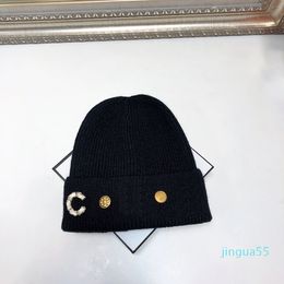 Designers Hat men's and women's winter hats fashion snow knitted wool cap flower thickened style high quality 4 colors good