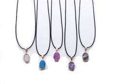 Natural Stone Necklace Crystal Hem Cluster Necklace Agate Pendant Crystal Necklace