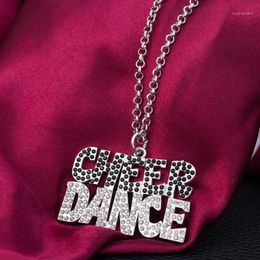 colgantes de porristas Rebajas Collares colgantes EVEAVANA 5PCS Crystal Cheer Dance Letra Collar Regalo de la joyería para la animadora Equipo Rhinestone incrustado 7 DIFERENTE COLOR1